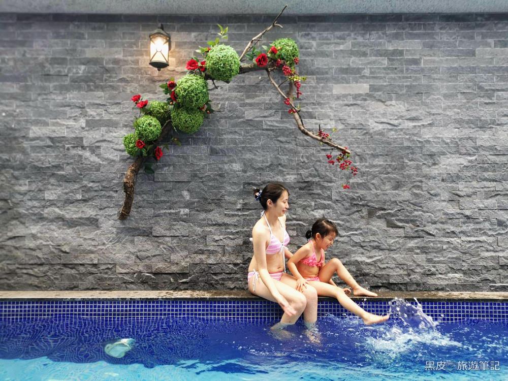 台中汽車旅館。水雲端旗艦概念旅館│滑水道泳池房、超大KTV空間，一泊二食台中住宿