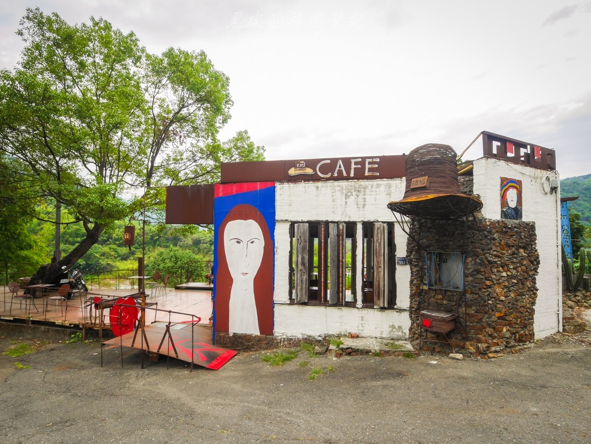 南投國姓景點。『鐵帽咖啡』藝術風格鐵雕咖啡館，超個性老闆，隨性享受生活態度，南投咖啡廳推薦