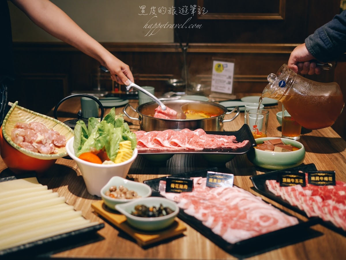 澎湖『巴適麻辣鍋』。澎湖美食｜宮廷風的澎湖麻辣火鍋店，高檔肉品、平實價格