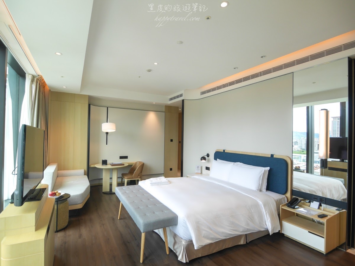 新光傑仕堡有氧酒店。新北飯店｜在房內就可以享受居高臨下的視覺感受，絕美的新北夜景住宿