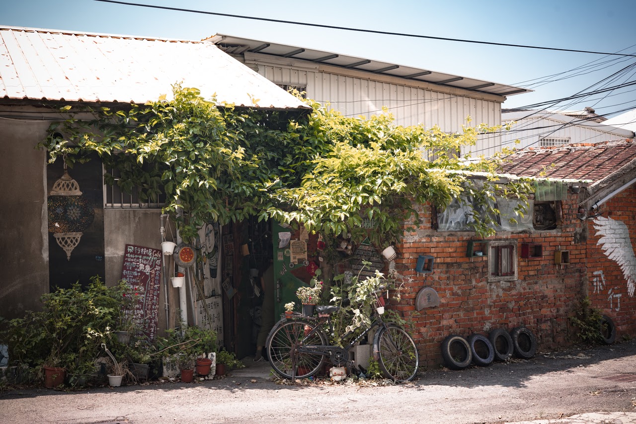 新竹美食。飛行樹屋咖啡/B_loved Treehouse Bistro｜隱匿老眷村裡的藝術餐酒館