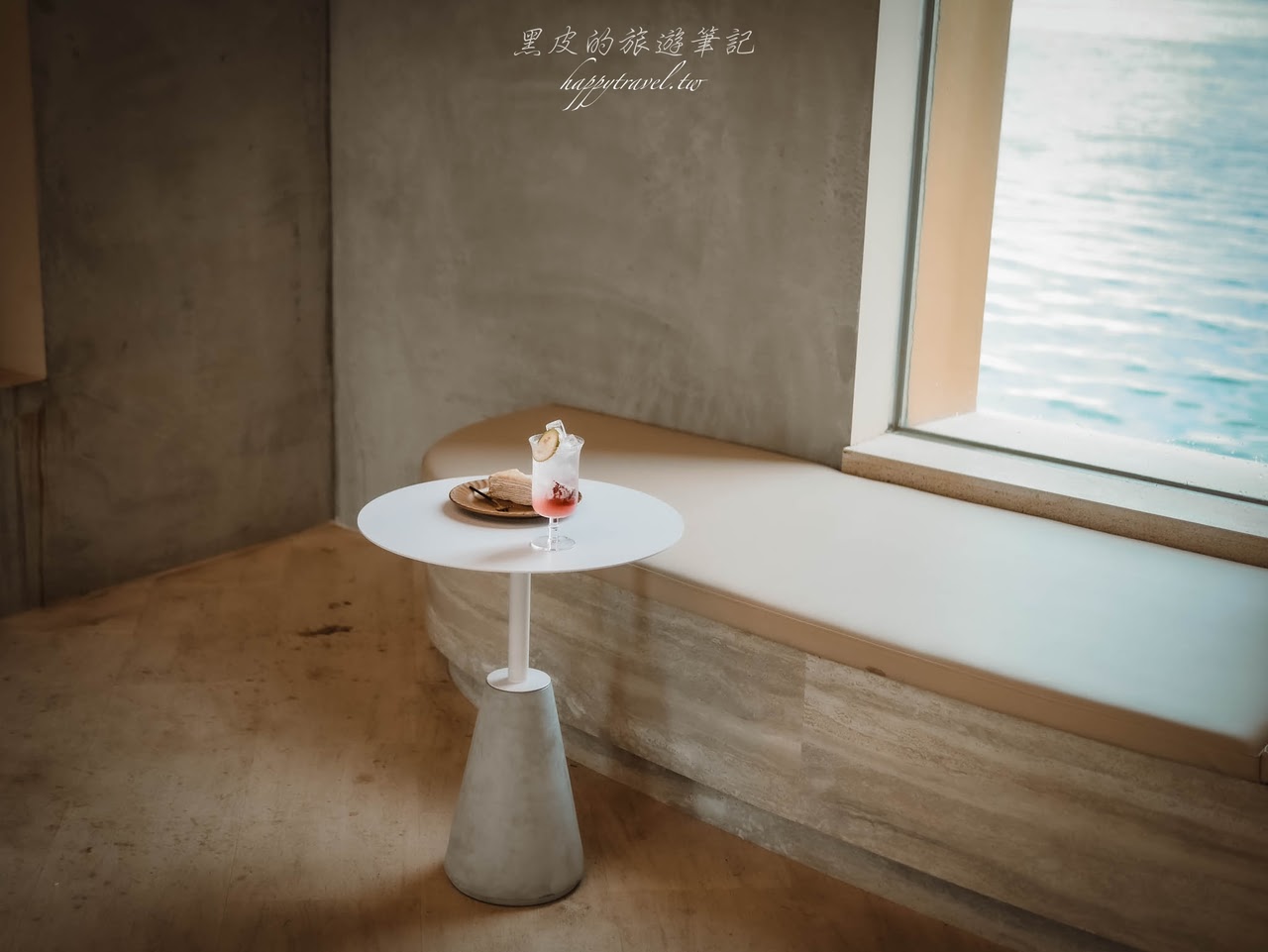 屏東景點。大鵬灣海上教堂咖啡｜全新試營運的海上咖啡廳，走進教堂欣賞著迷人的夕陽