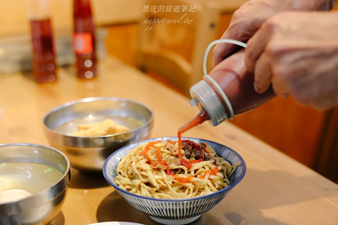台中美食。祖傳爌肉飯｜24小時祖傳中藥爌肉，還有宵夜跟銅板早餐選擇，這麼高CP的台灣小吃美食不推不行