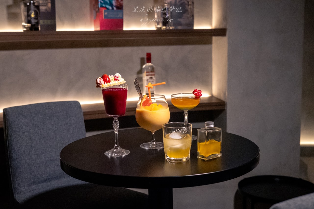 台北酒吧。覓到酒吧MEET｜圓山飯店裡的山洞風酒吧，宛如走進山洞裡，還可以探訪封閉50年的神秘密道