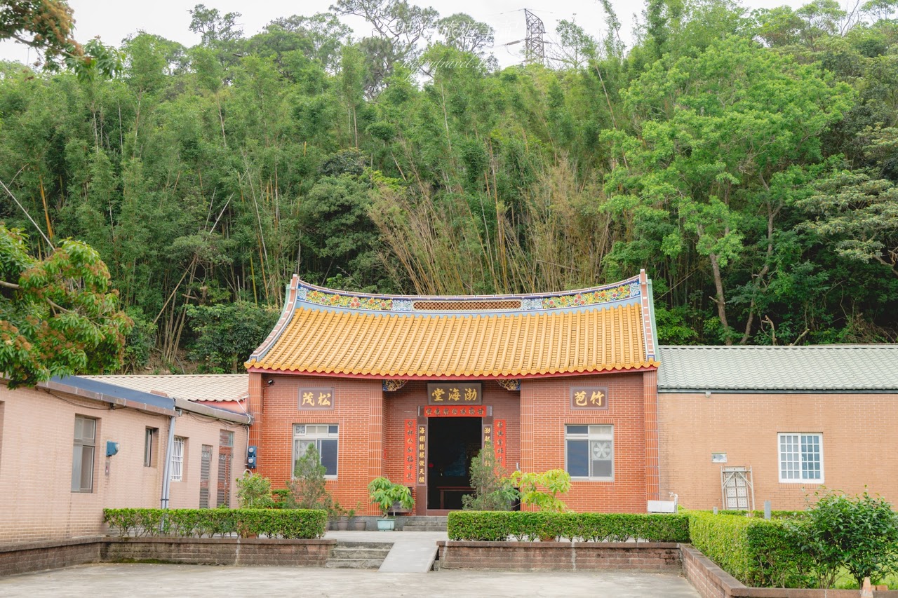 桃園龍潭景點。甘家堡生態休閒園區｜絕美油桐花私宅秘境，走在夢幻的雪白隧道真的太浪漫/油桐花景點