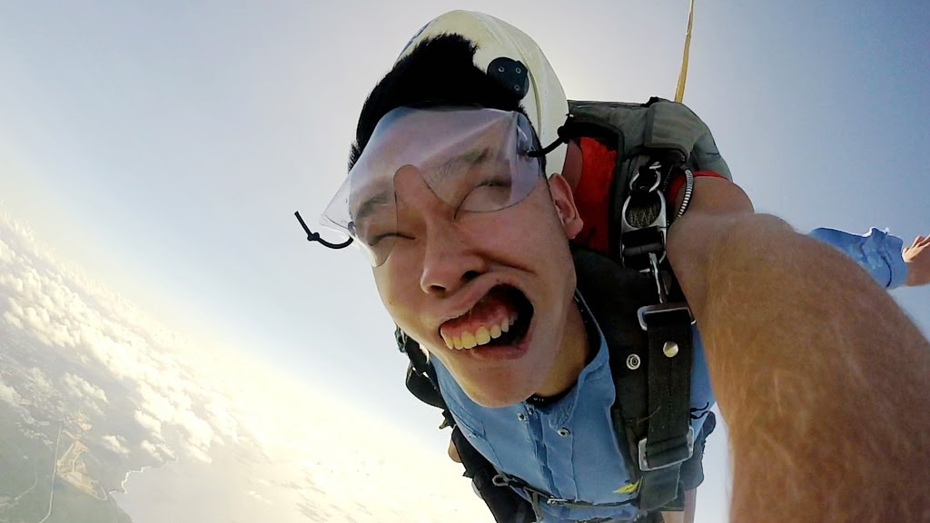 關島必排行程 ‧ 高空跳傘 一萬四千英尺的刺激難忘之旅 . 俯瞰最美的風景